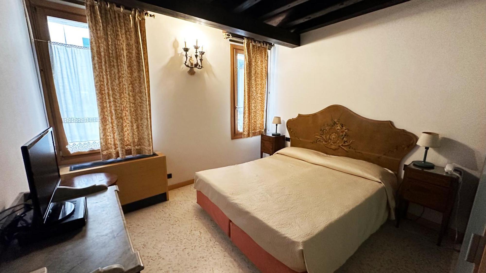 San Simeon Apartments Венеция Екстериор снимка