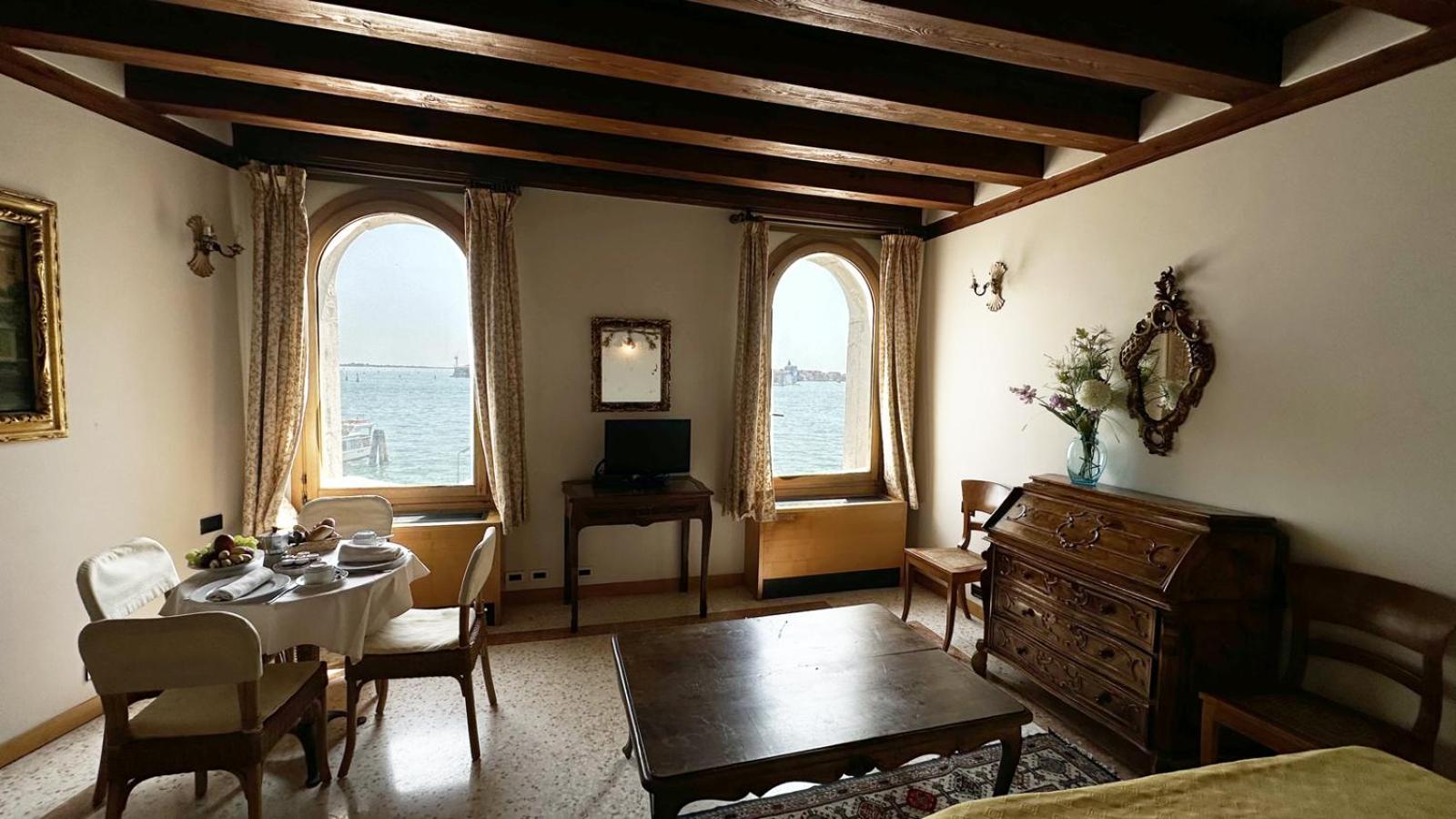 San Simeon Apartments Венеция Екстериор снимка