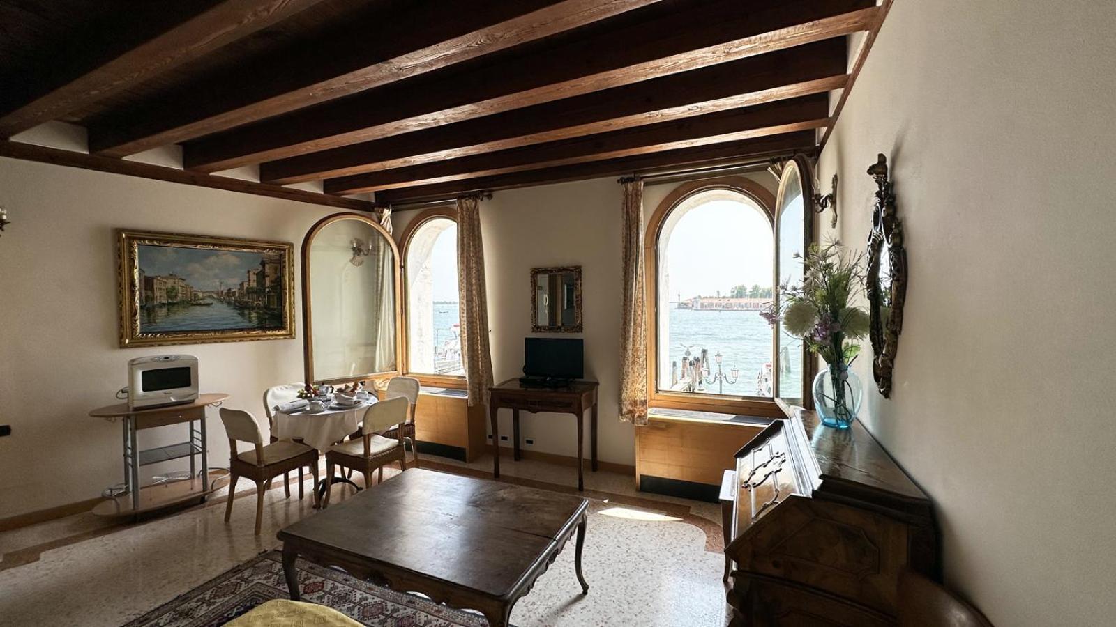 San Simeon Apartments Венеция Екстериор снимка