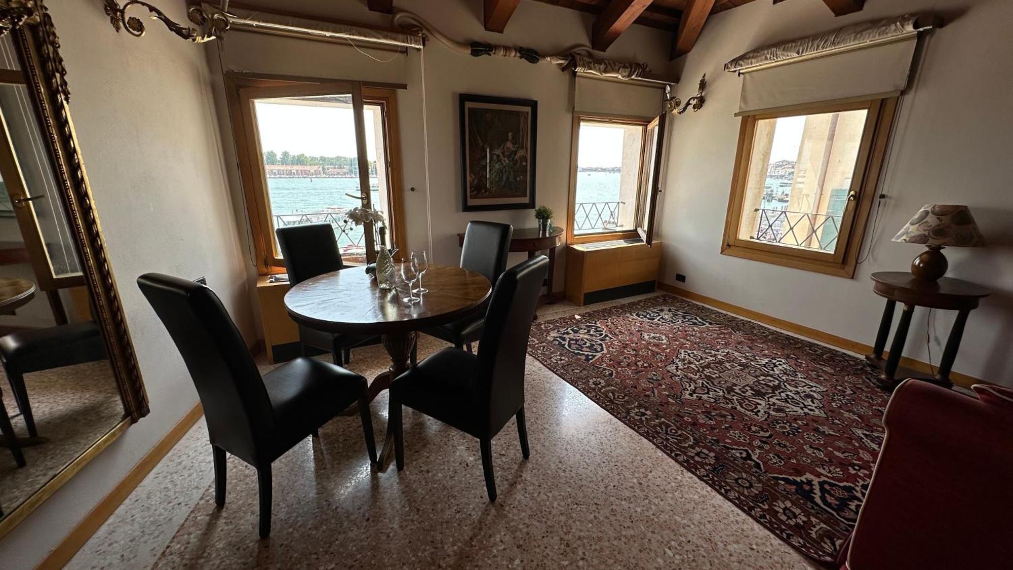 San Simeon Apartments Венеция Екстериор снимка
