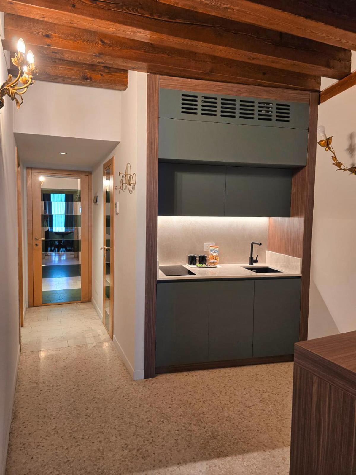 San Simeon Apartments Венеция Екстериор снимка